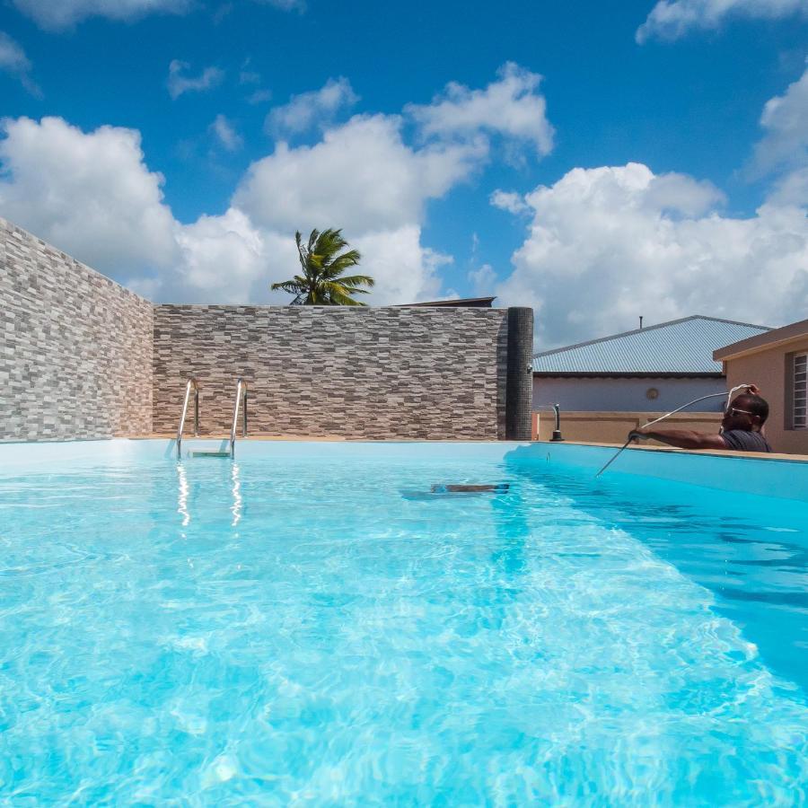 Evasion En Plein Coeur De La Ville T2 Jacuzzis Sauna Et Piscine Au Centre De Порт Луис Екстериор снимка